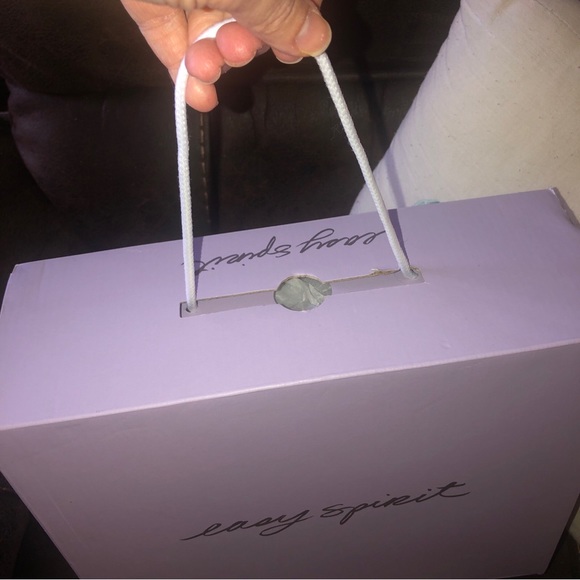 Easy spirit sz 8 M.  Black suede. In box with packaging materials.  Dalisia2 - Picture 13 of 13